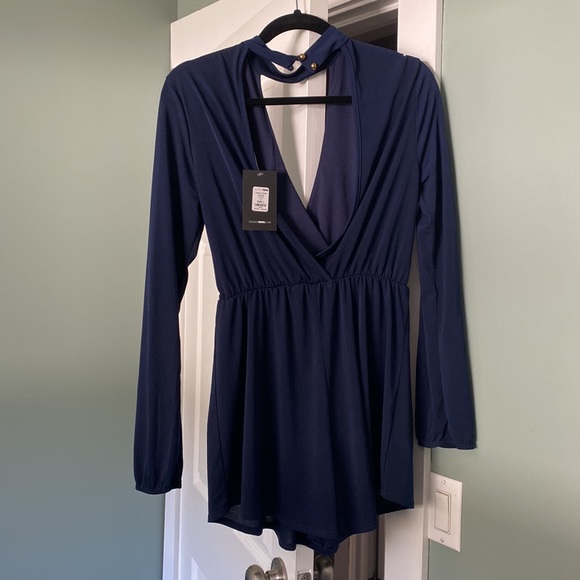 NWT navy romper - Picture 3 of 4